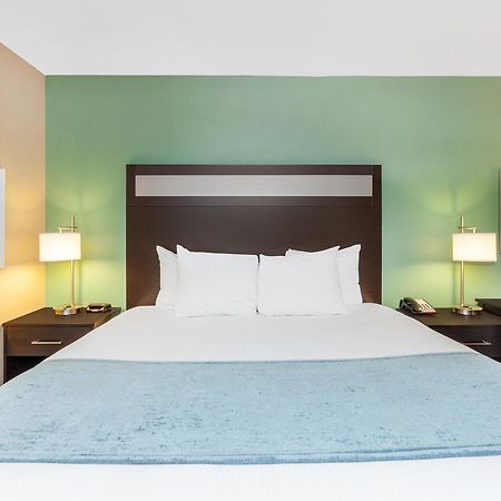 Hotel Baymont By Wyndham Midland Center Esterno foto