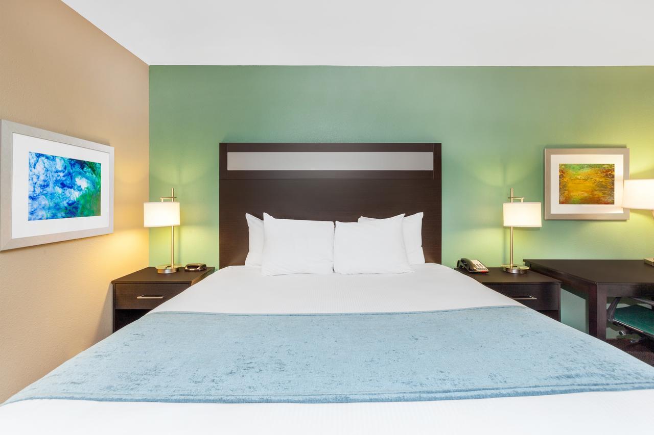 Hotel Baymont By Wyndham Midland Center Esterno foto