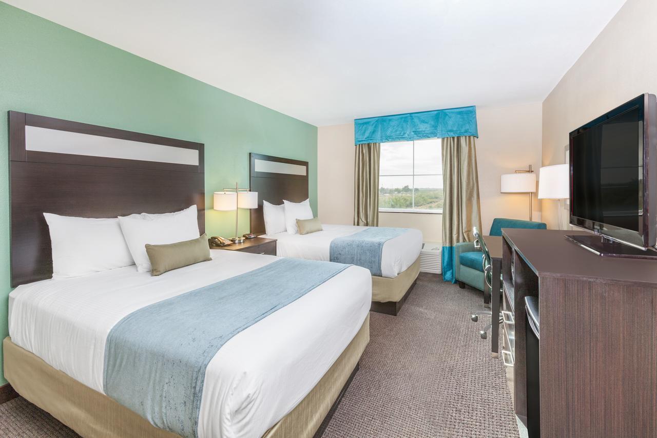 Hotel Baymont By Wyndham Midland Center Esterno foto