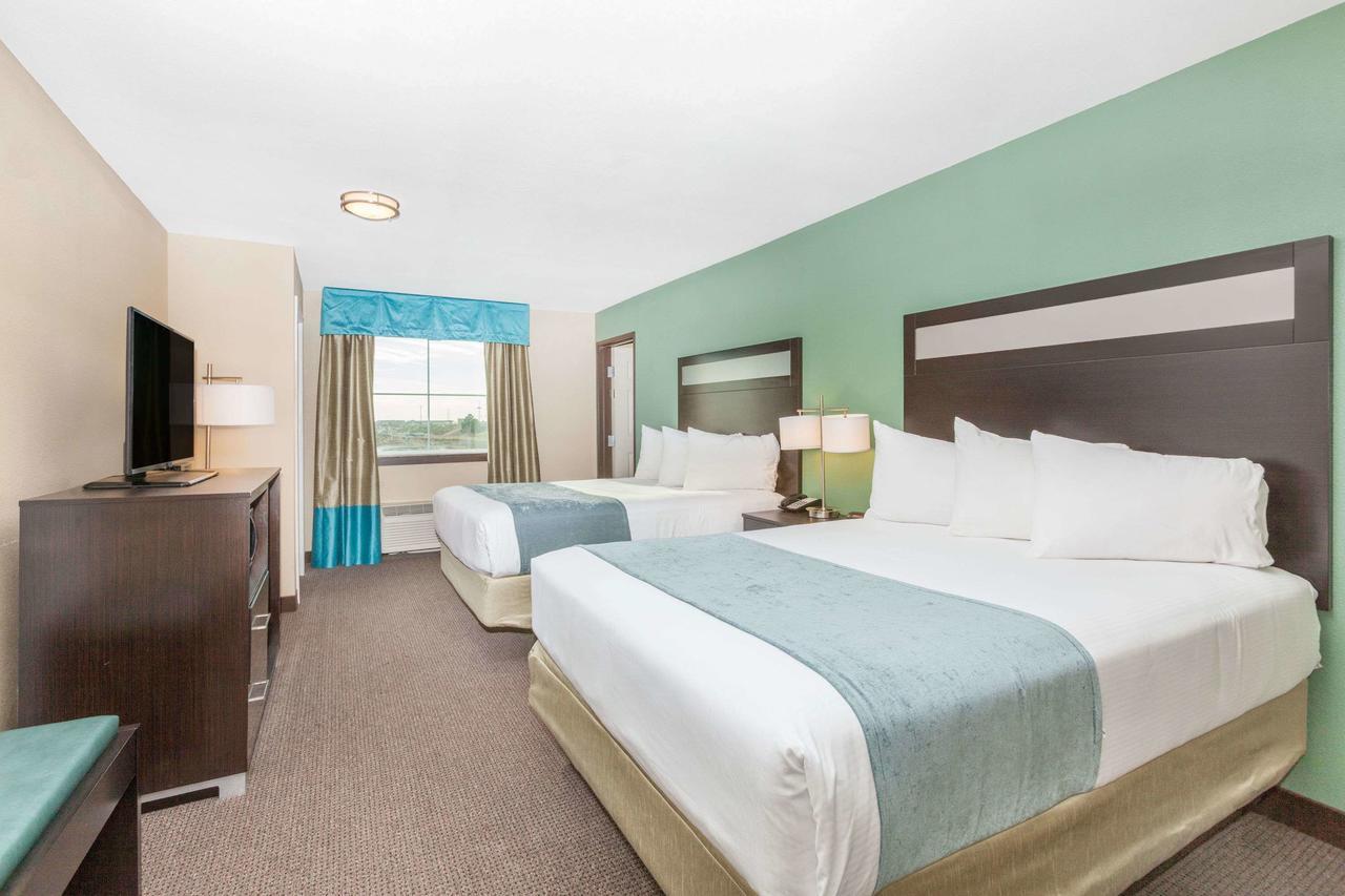 Hotel Baymont By Wyndham Midland Center Esterno foto
